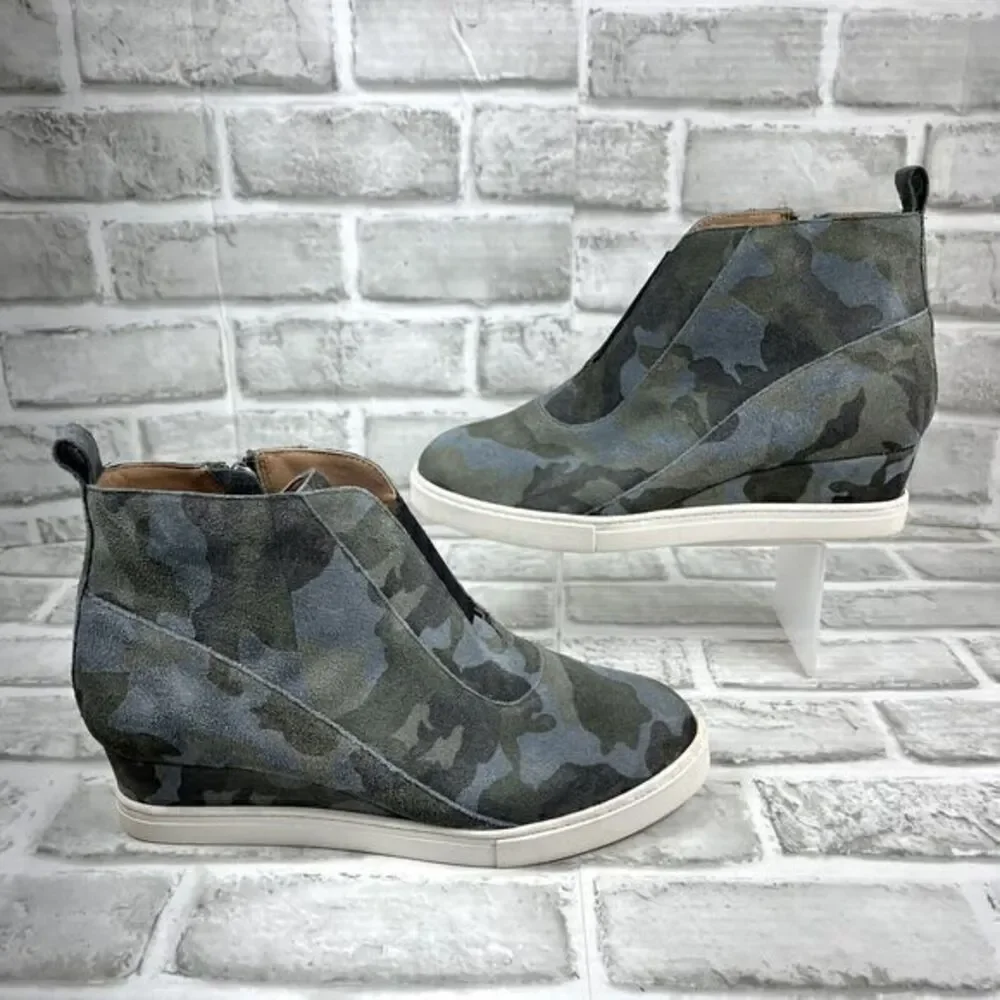Linea Paolo Anna Women’s Size 7.5 Suede Camo Original Low Wedge Sneakers